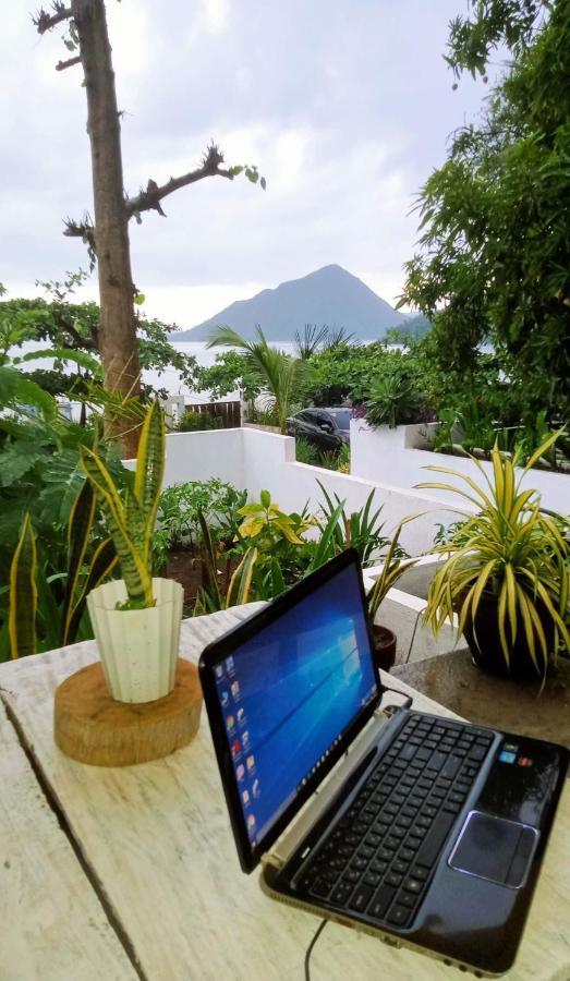 Baywalk Suites Batangas ลอเรล ภายนอก รูปภาพ